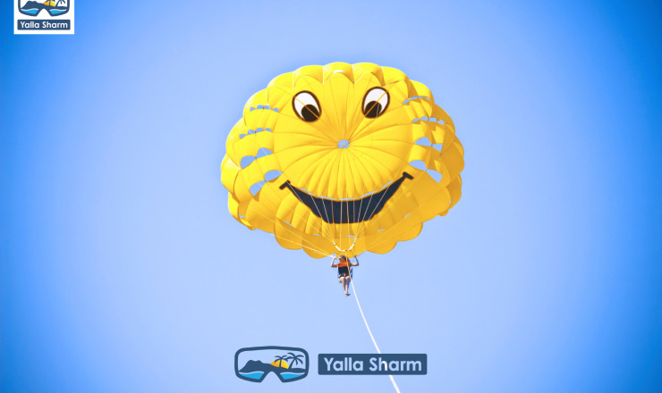 Parasailing in Scharm El-Scheich