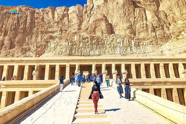 اقصر یا پیٹرا: آپ کو کون سا قدیم عجوبہ منتخب کرنا چاہیے