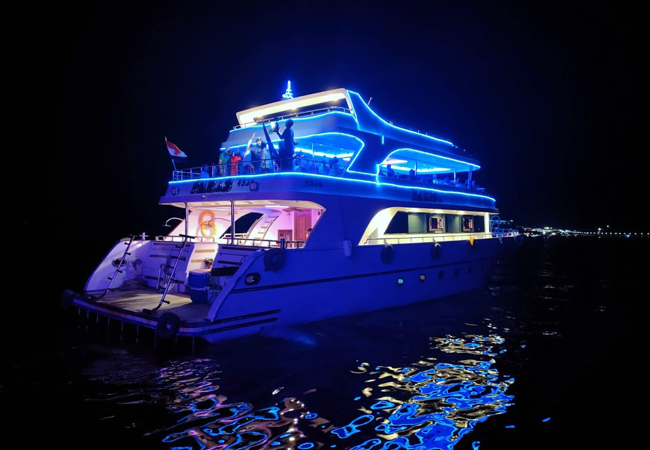 Serata Romantica con Cena sulla Barca a Sharm el Sheikh